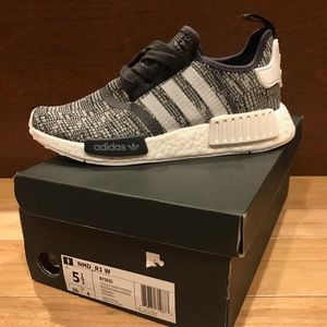 {SOLD} *BRAND NEW* Adidas NMD_R1