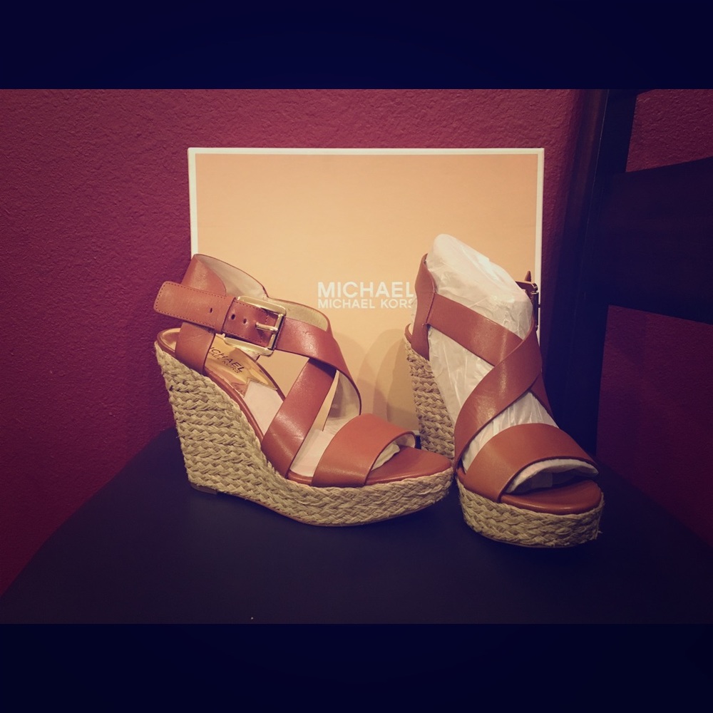 Michael Kors Giovanna wedges NIB sz 7