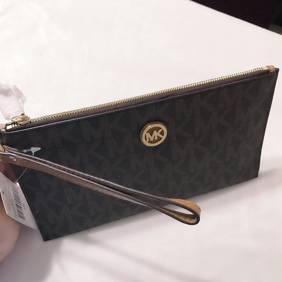 58 michael kors handbags brand nwt michael kors large brown acorn wristlet from hetvi s 58 michael kors handbags brand nwt michael kors large brown acorn wristlet from hetvi s