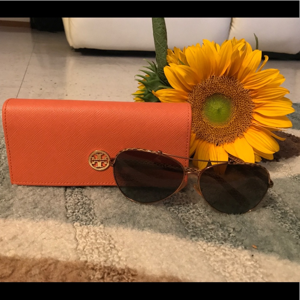 Tory Burch POLARIZED Brown Python sunnies