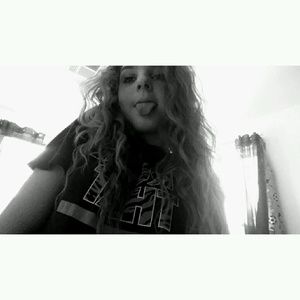 Meet your Posher, Alexis