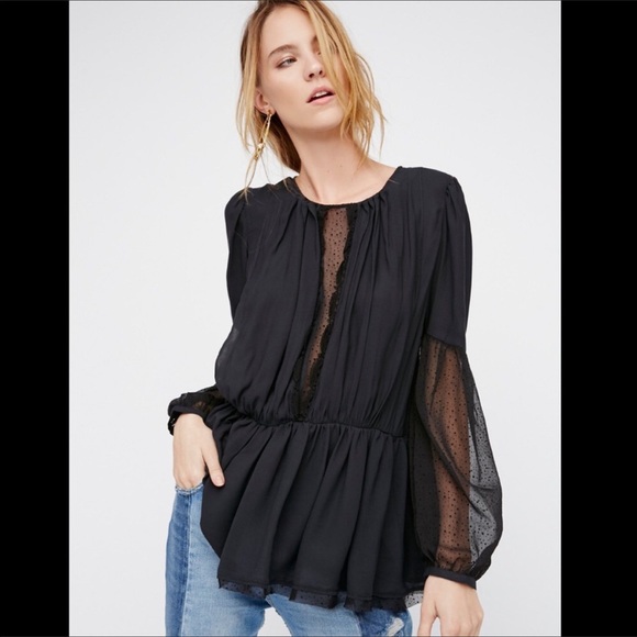 Free People Tops - FREE PEOPLE chiffon keyhole back tunic