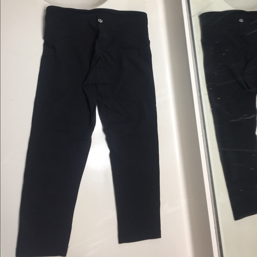 Lululemon Wunder Under Crops - Picture 1 of 3