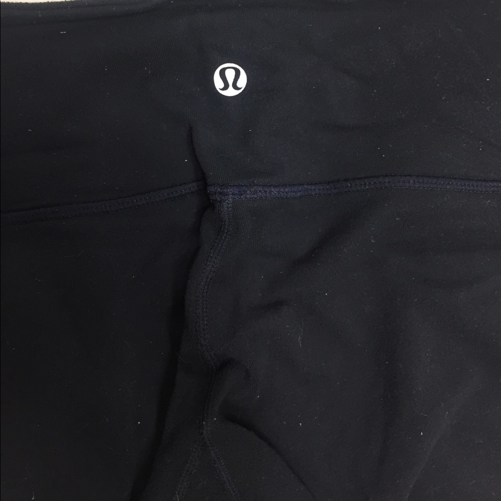 Lululemon Wunder Under Crops - Picture 2 of 3