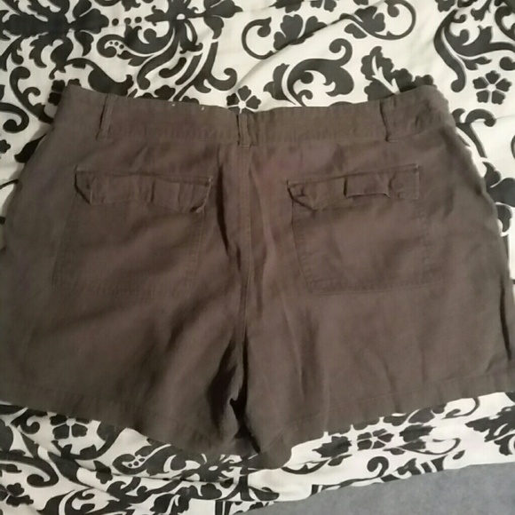 APT 9 grey shorts - Picture 2 of 4