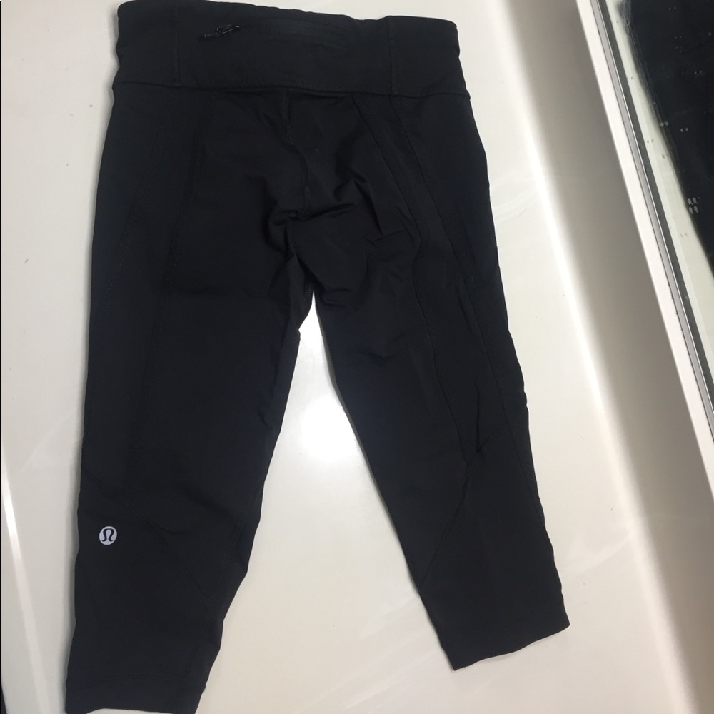 Lululemon crops - Picture 2 of 5