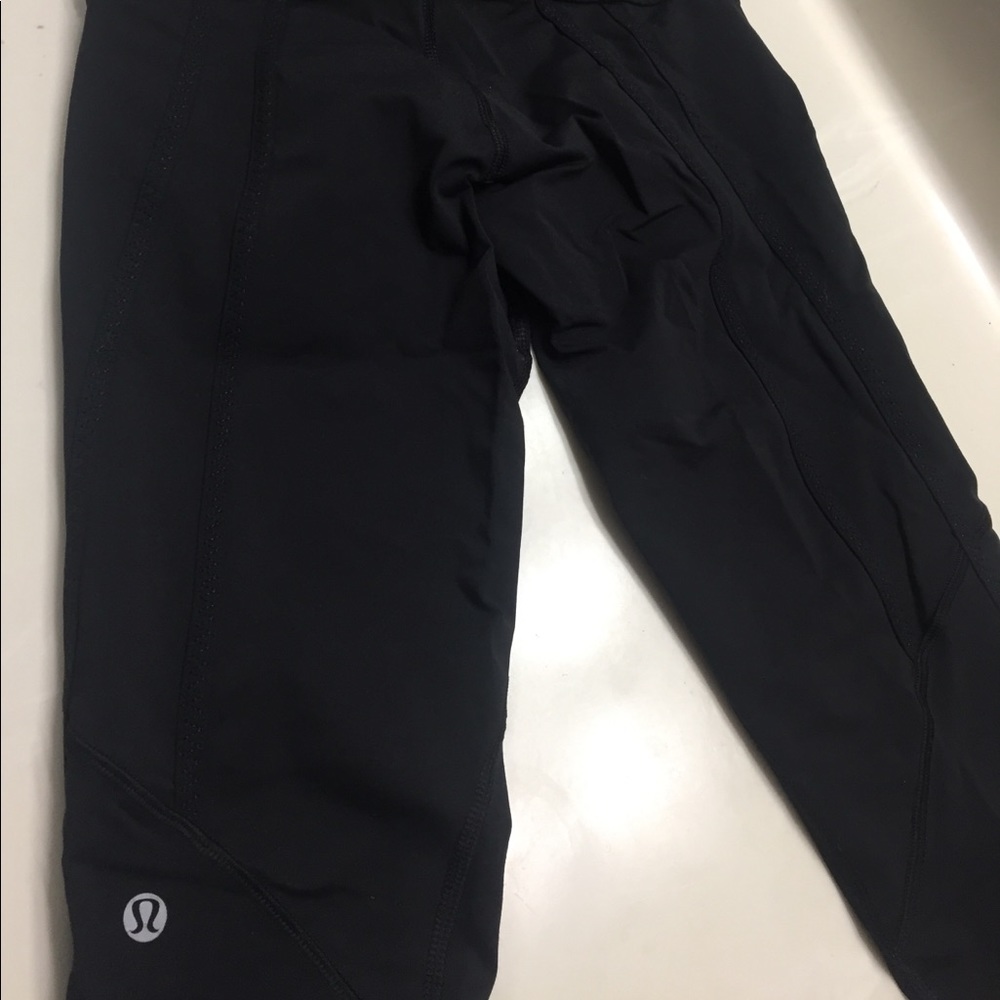 Lululemon crops - Picture 3 of 5