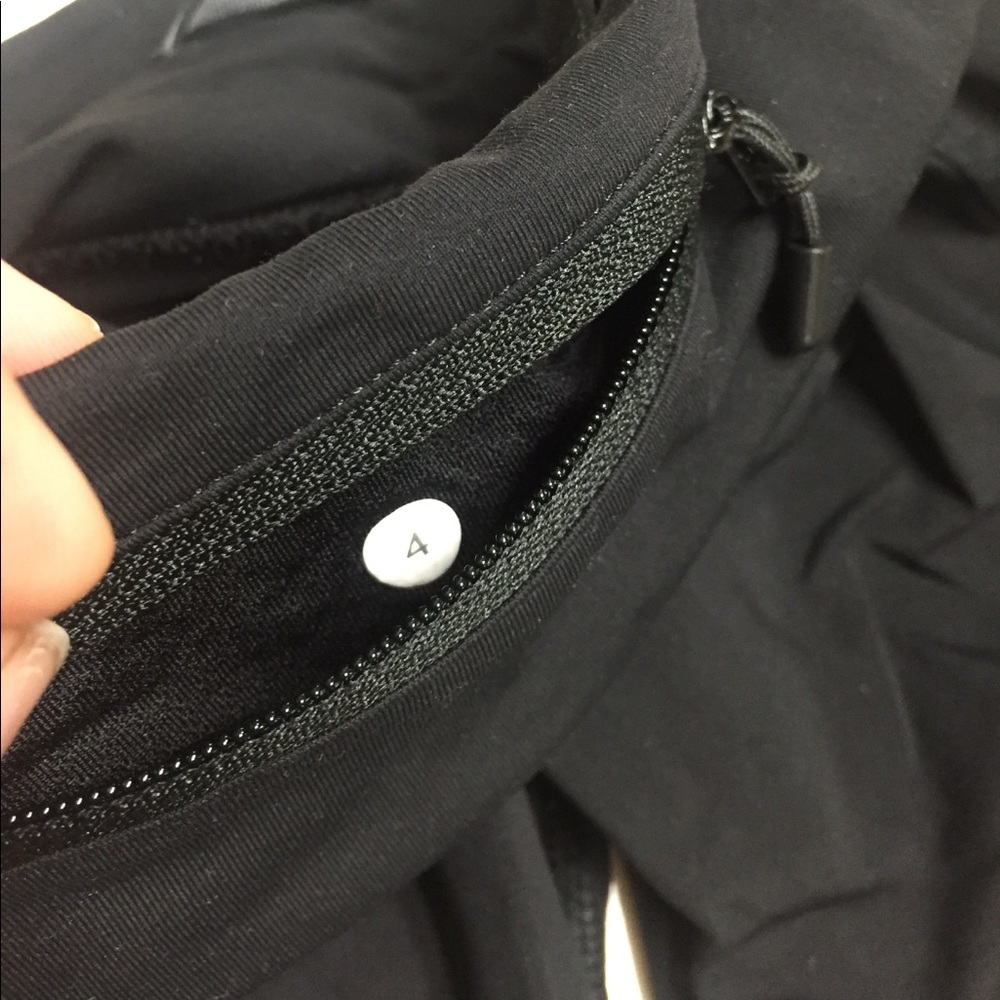 Lululemon crops - Picture 5 of 5