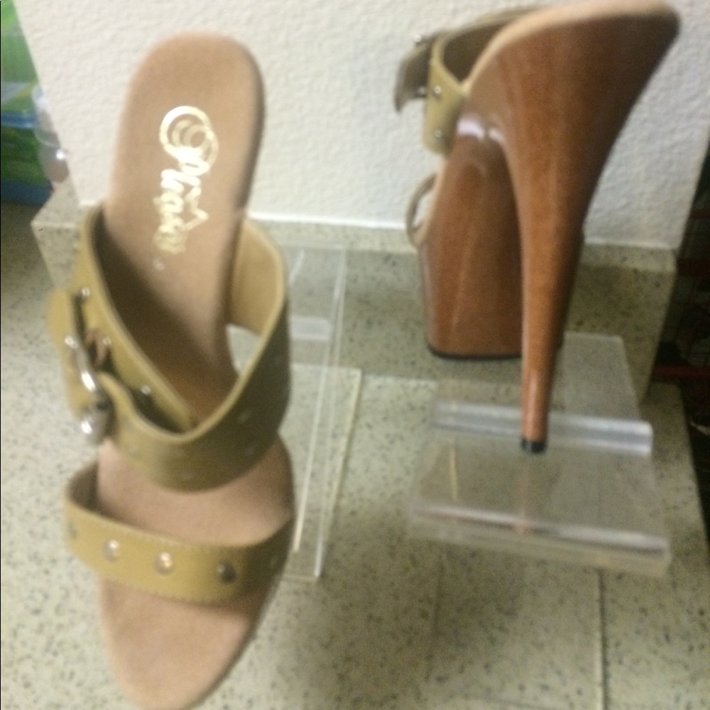Tan leather sawdust