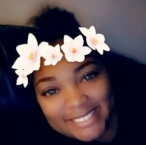 Meet your Posher, Derricka