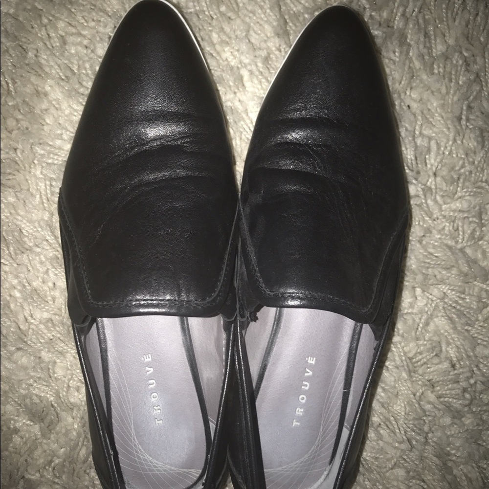 Trouve. Black pointy toed leather sneakers/loafer