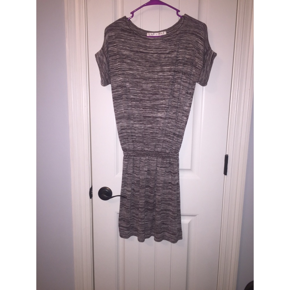 Dress - Picture 2 of 6