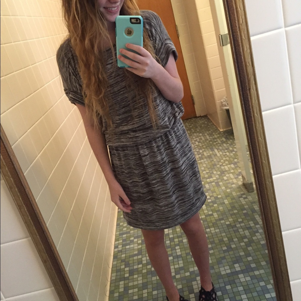 Dress - Picture 3 of 6