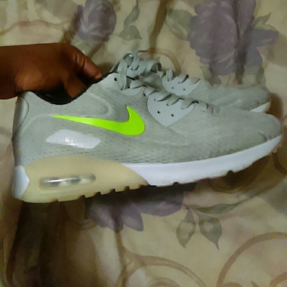 Air Max - Picture 1 of 1