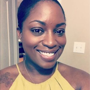 Meet your Posher, Maya