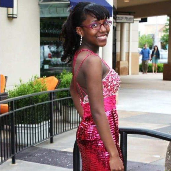 Pink mermaid dress - Picture 2 of 4