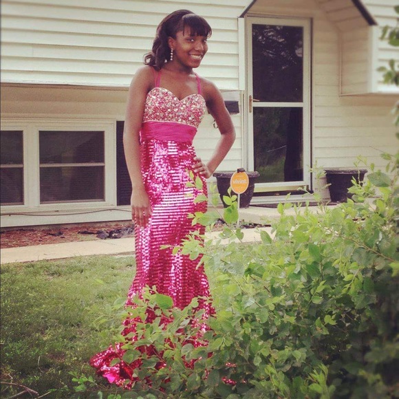 Pink mermaid dress - Picture 3 of 4