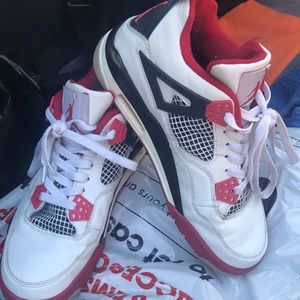 Jordan's Retro 4