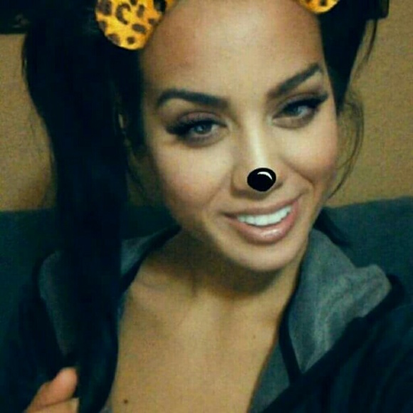 Meet your Posher, Jennifer - Picture 5 of 6