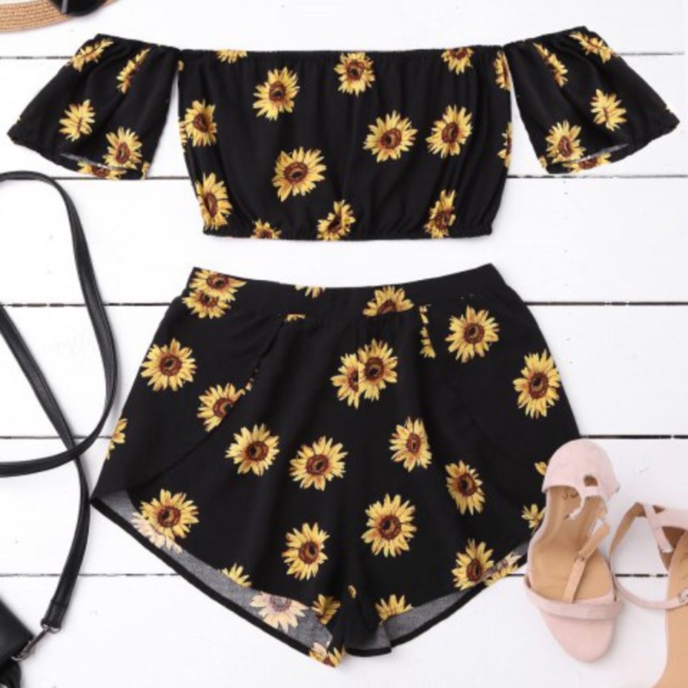 BRAND NEW Sunflower two piece