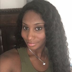 Meet your Posher, Alicia