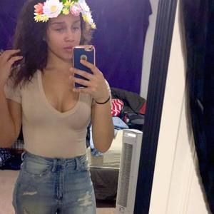 Meet your Posher, Alexis