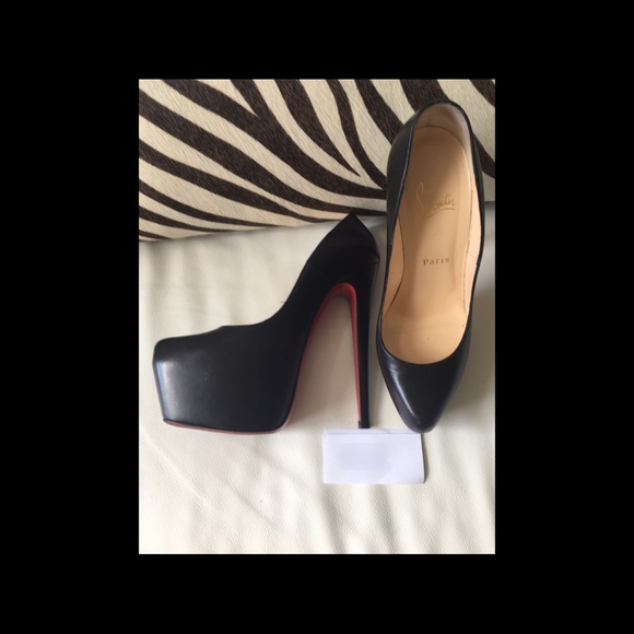 Christian Louboutin Daffodile Black Leather - Picture 2 of 8