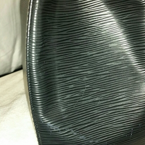Louis Vuitton Epi leather bag