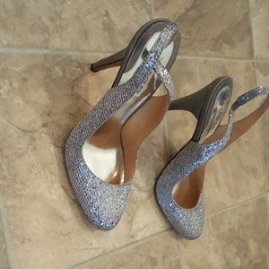 Badgley,  MISCHKA Silver slingback pumps