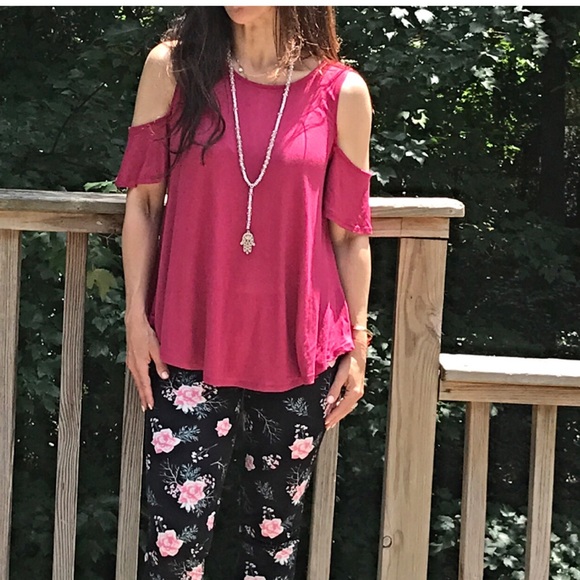 Dark plum/red  cold shoulder round hem top - Picture 7 of 8