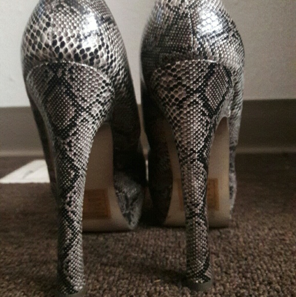 Printed heels - Picture 3 of 4