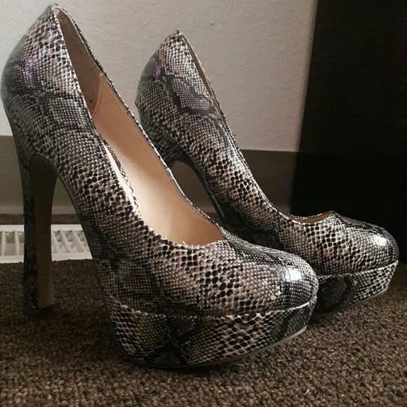Printed heels - Picture 4 of 4