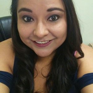 Meet your Posher, Cynthia