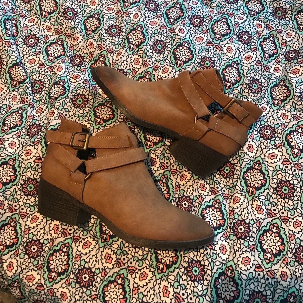 BC Footwear brown ankle boots