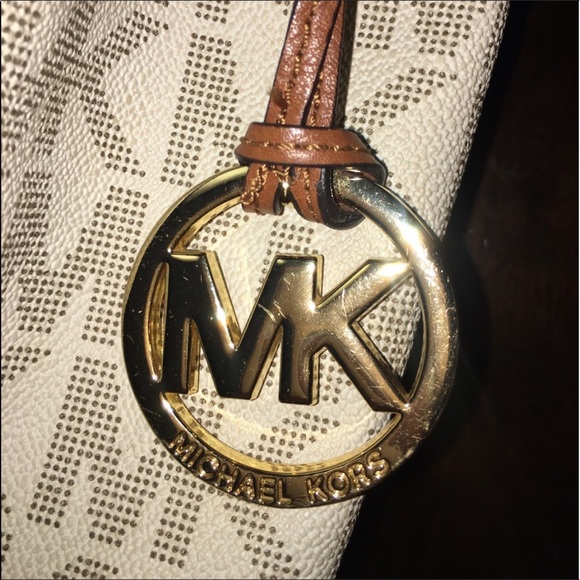 SOLD!!!!  Michael Kors bag - Picture 4 of 5