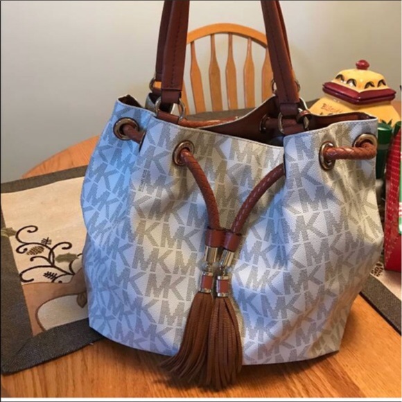 SOLD!!!!  Michael Kors bag - Picture 5 of 5