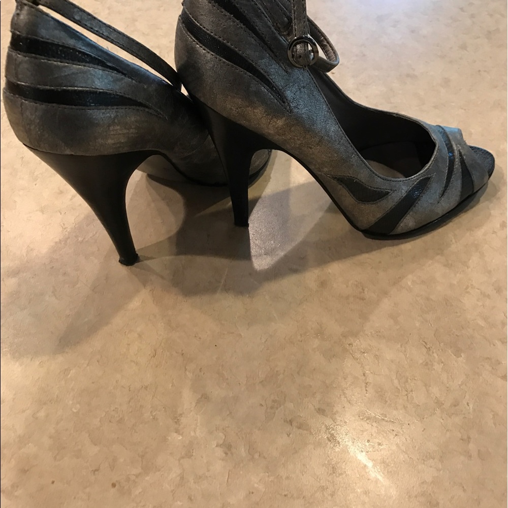 Shoes - Picture 2 of 4