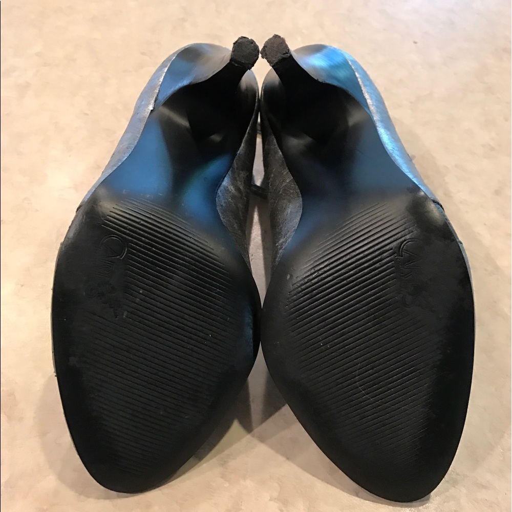 Shoes - Picture 4 of 4