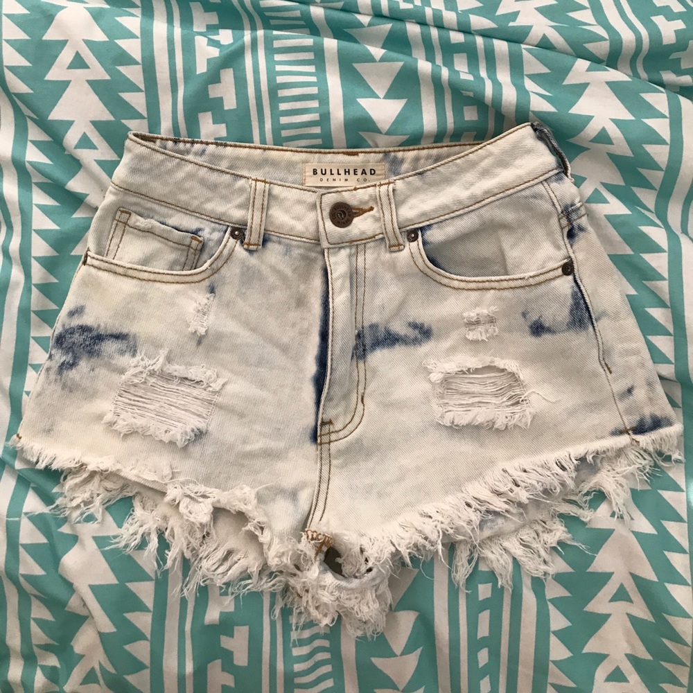 Bullhead High Wasted Shorts