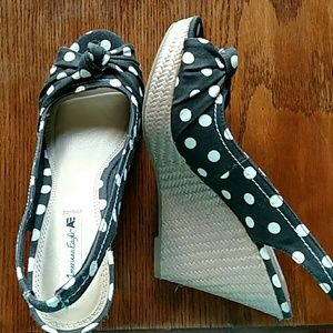 Never worn vintage-looking wedges