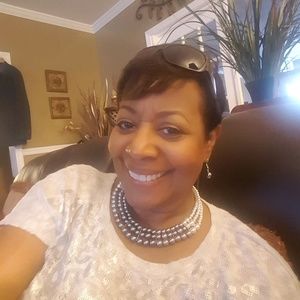 Meet your Posher, Regina