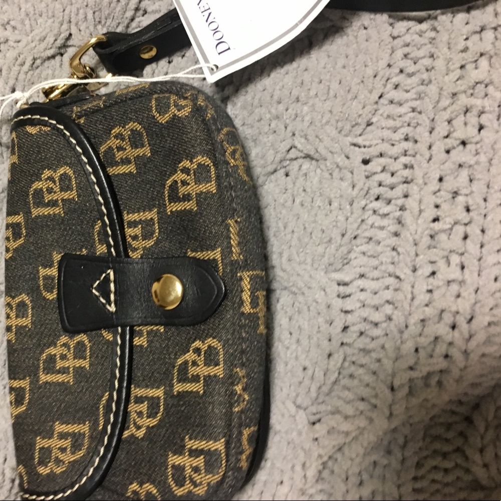 Dooney & Bourke wallet