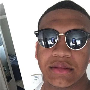 Meet your Posher, Alaric