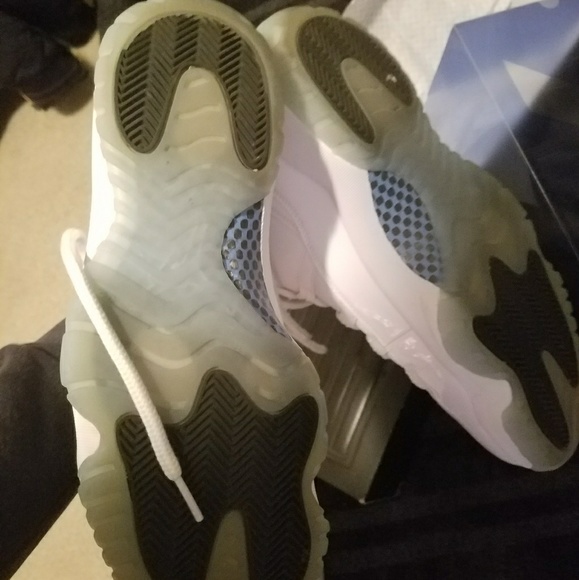 Legend Blue Jordan 11 - Picture 4 of 4