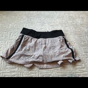 Lululemom barely worn tennis/running skort