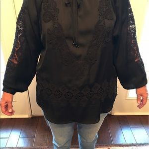 Chico's black pheasant top, size 3