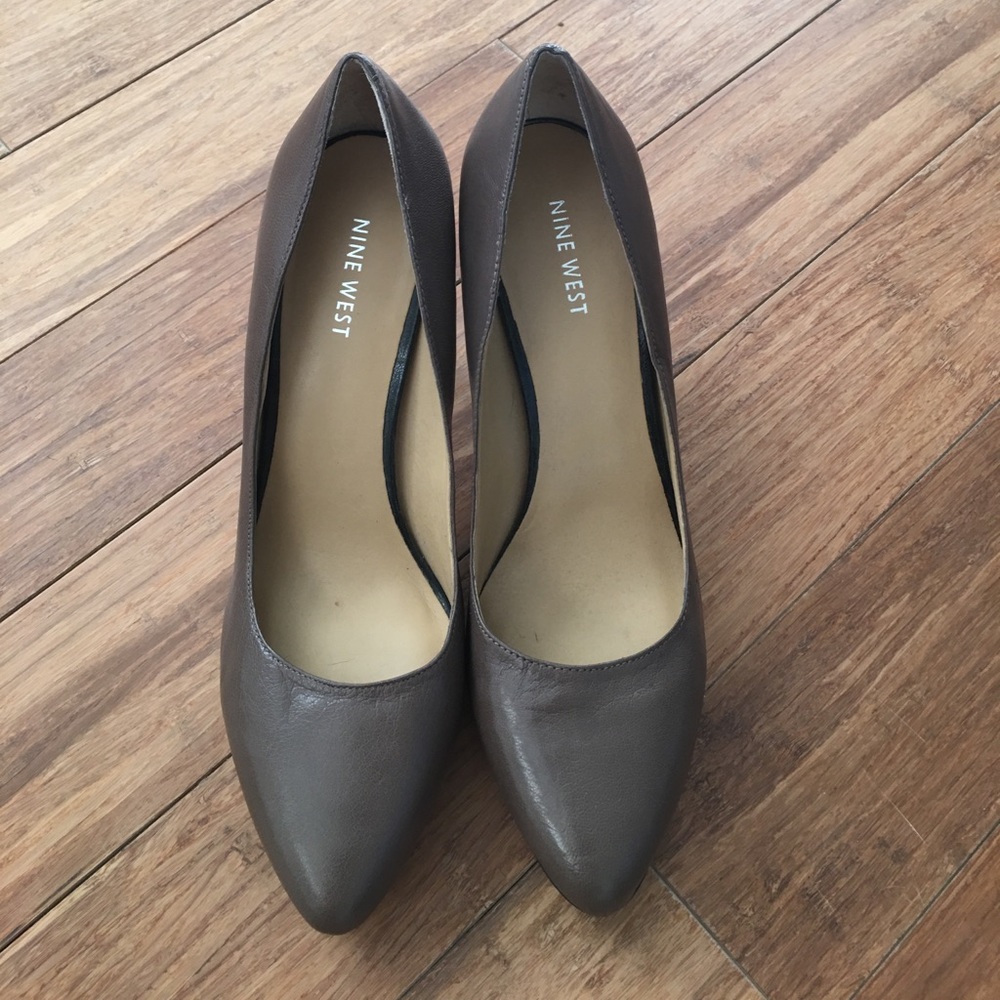 Taupe Nine West Platform Heal - Size 9