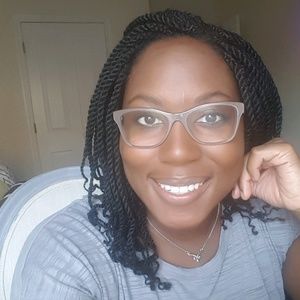 Meet your Posher, Deanna