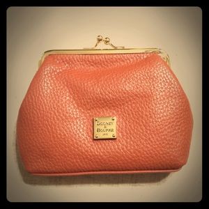 Dooney & Bourke Coin Purse/Small Clutch 💕 💐🌺❤️
