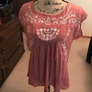 Maurice's top size large